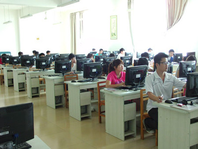 廣西經(jīng)濟(jì)職業(yè)學(xué)院計(jì)算機(jī)應(yīng)用技術(shù)（計(jì)算機(jī)多媒體方向）人才培養(yǎng)與技能培訓(xùn)特色